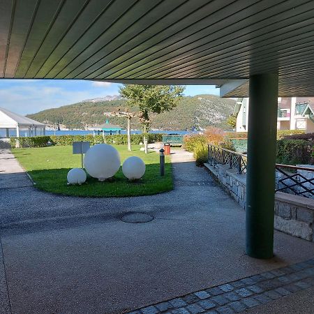 Au Bord Du Lac D'Annecy, Logement Type Loft, Dans Residence Avec Plage Et Ponton Privee Duingt Buitenkant foto