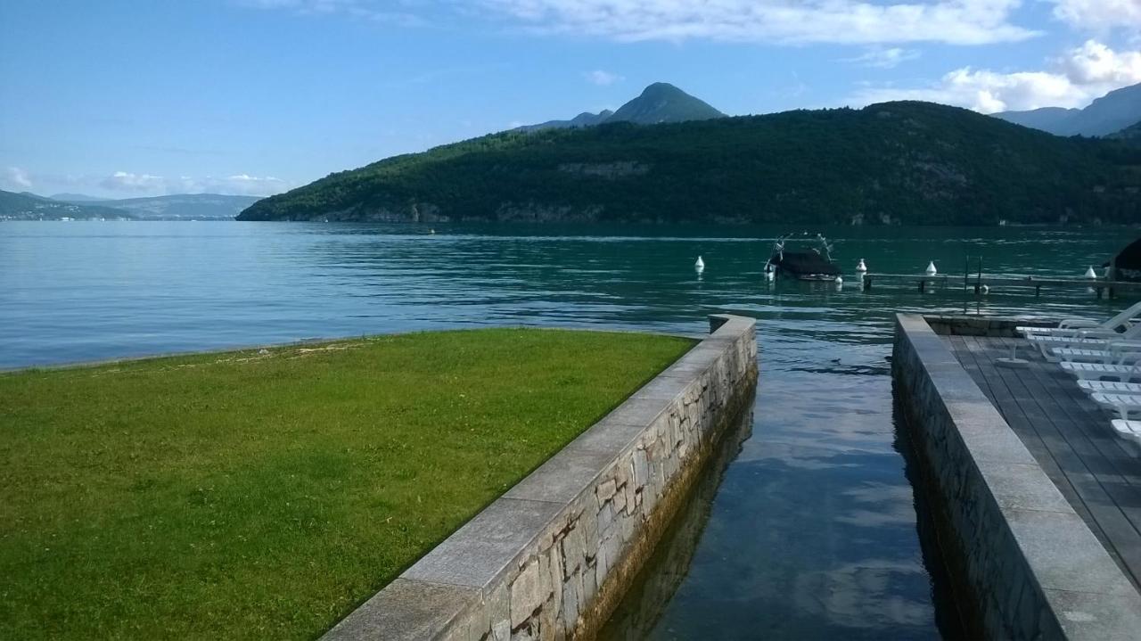 Au Bord Du Lac D'Annecy, Logement Type Loft, Dans Residence Avec Plage Et Ponton Privee Duingt Buitenkant foto