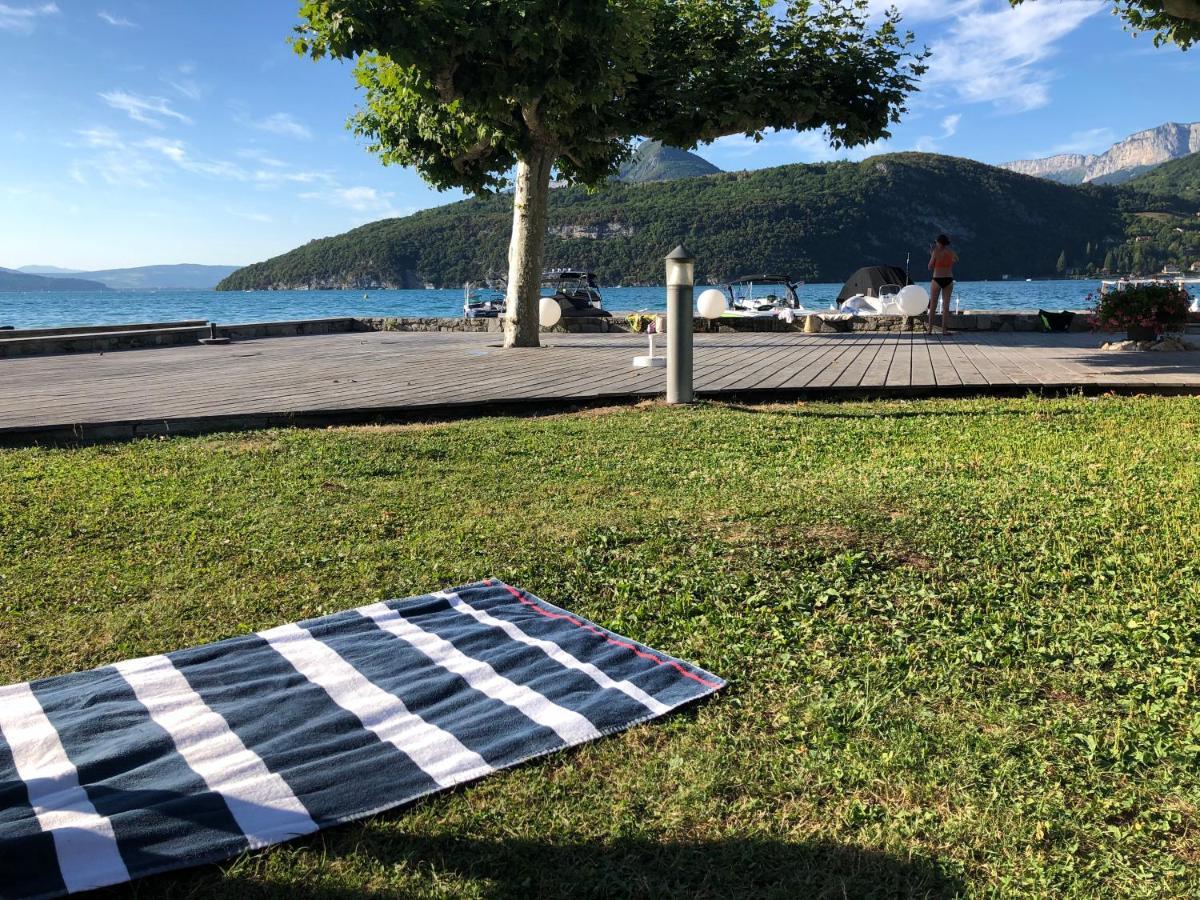 Au Bord Du Lac D'Annecy, Logement Type Loft, Dans Residence Avec Plage Et Ponton Privee Duingt Buitenkant foto