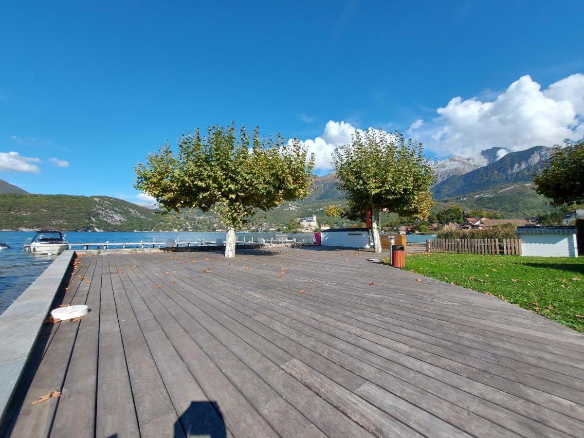 Au Bord Du Lac D'Annecy, Logement Type Loft, Dans Residence Avec Plage Et Ponton Privee Duingt Buitenkant foto