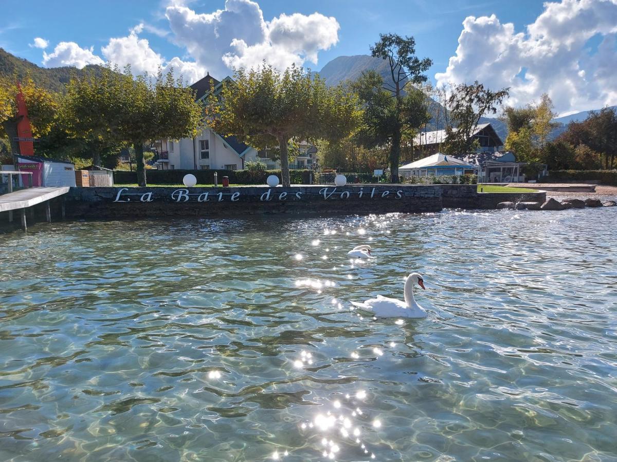 Au Bord Du Lac D'Annecy, Logement Type Loft, Dans Residence Avec Plage Et Ponton Privee Duingt Buitenkant foto